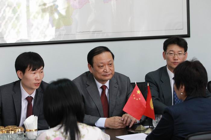 調(diào)整大小 與吉衛(wèi)生部正式會(huì)談.JPG